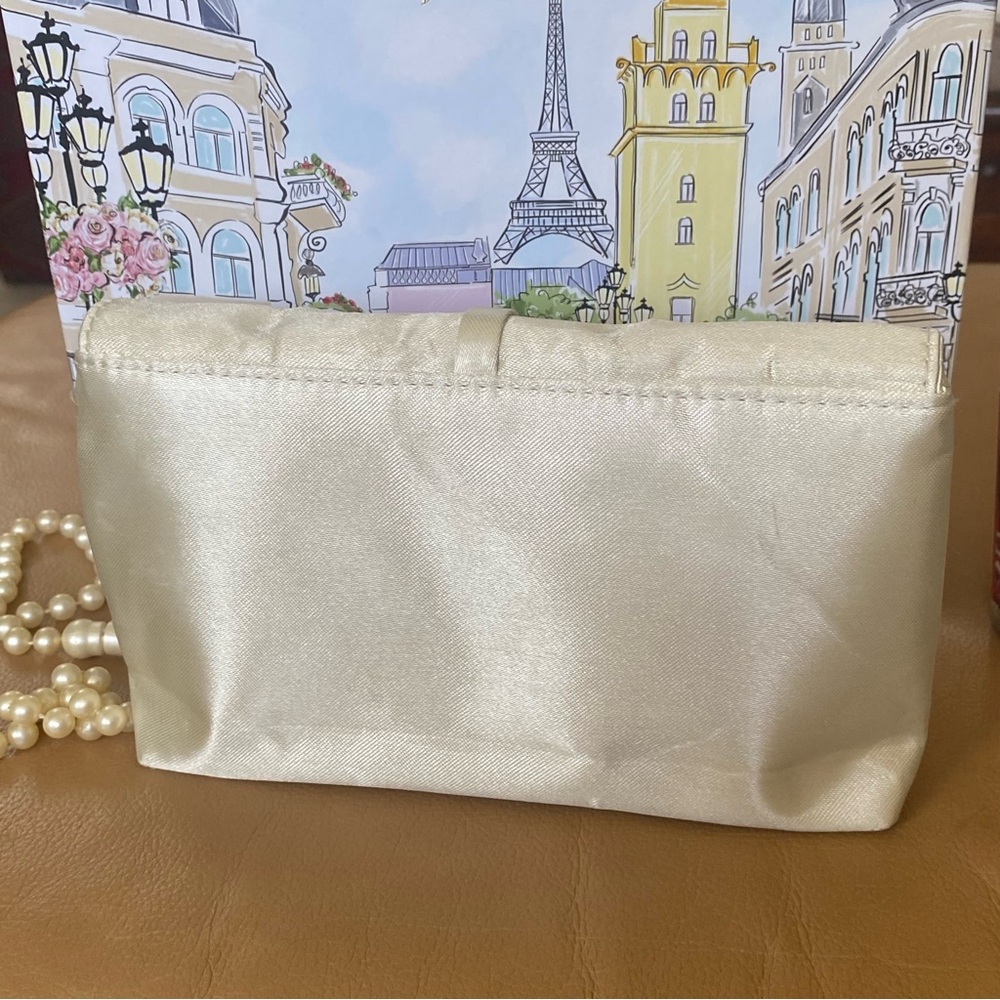 Bvlgari Ivory Satin Clutch Emirates Toiletries Amenity Pouch with Logo Gold Ring - Picture 6 of 15